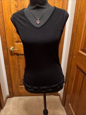 Jaclyn Smith Black V-Neck Sleeveless Tank